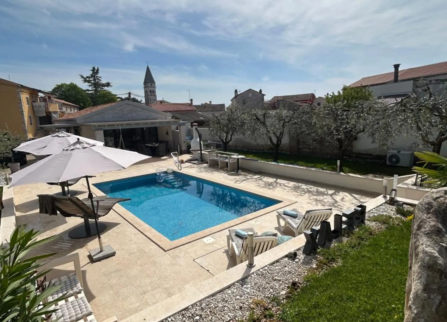 Villa Emma Kastelir 0*,
